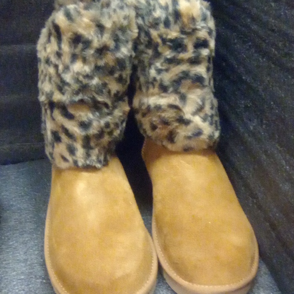 Ugg Tan Suede Boots